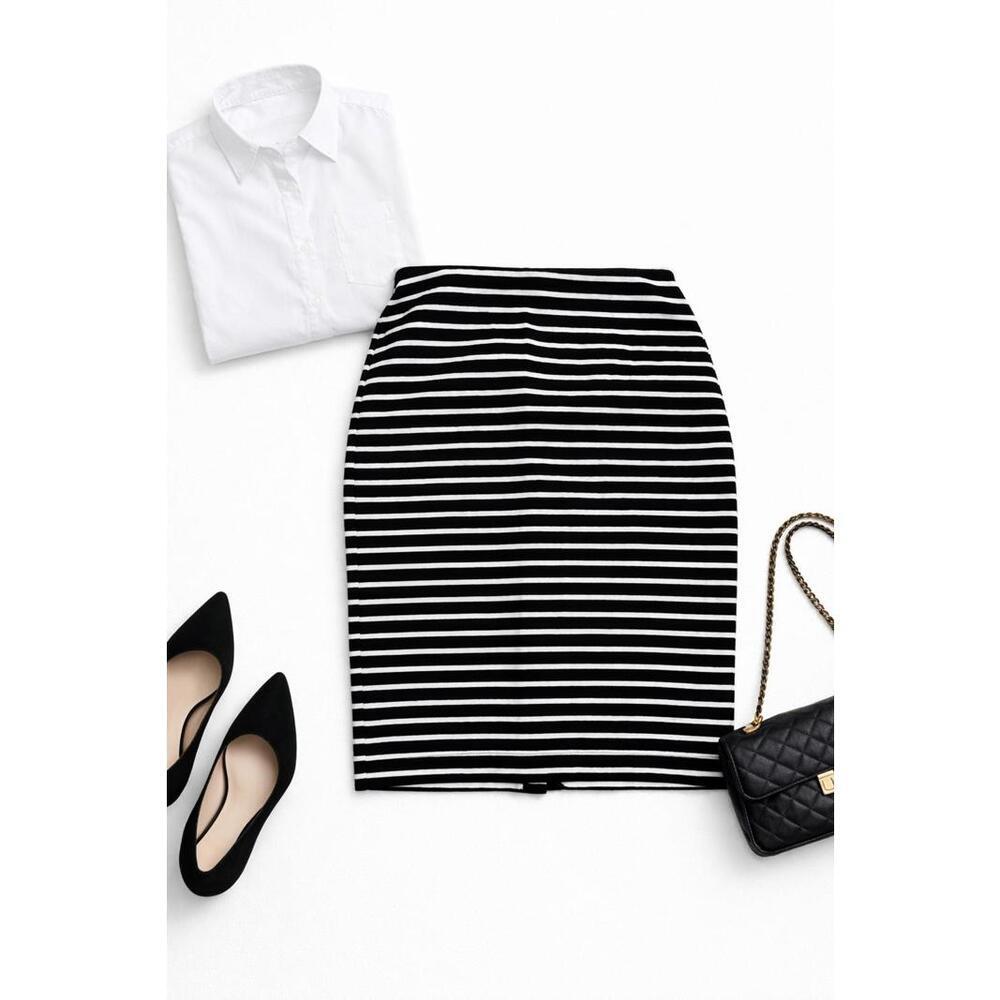 Banana Republic B&W Striped Pencil Skirt size XS